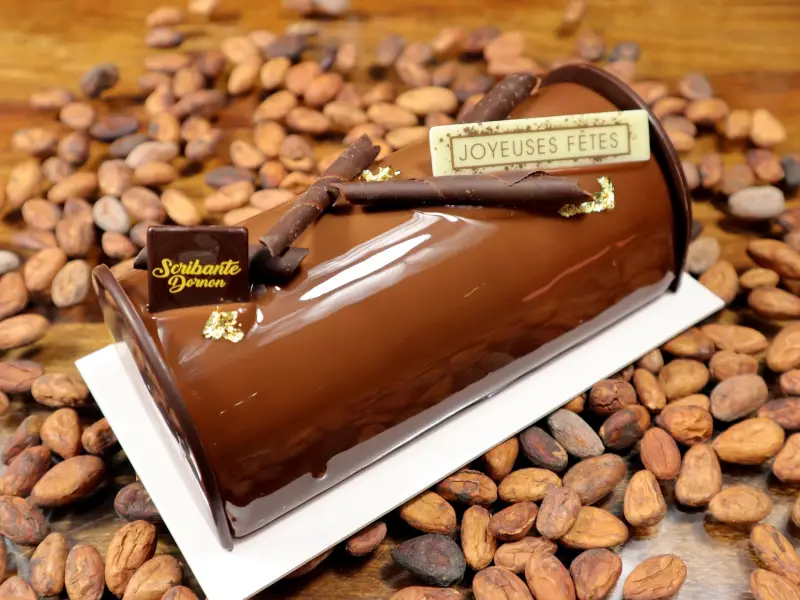 Pâtisseries amande chocolat noir Bourgoin-Jallieu
