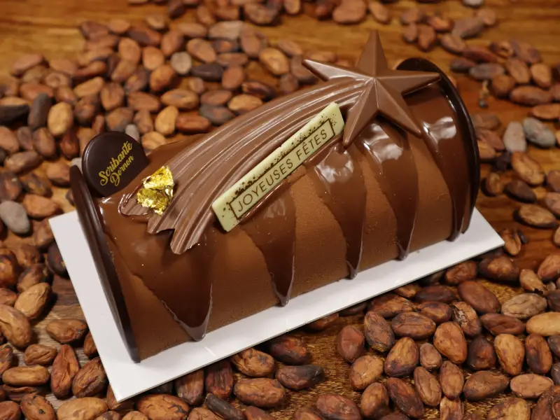 Biscuit cacao, poire pochées, marmelade de poire, mousse chocolat noir sélection 64%. (Sans farine)